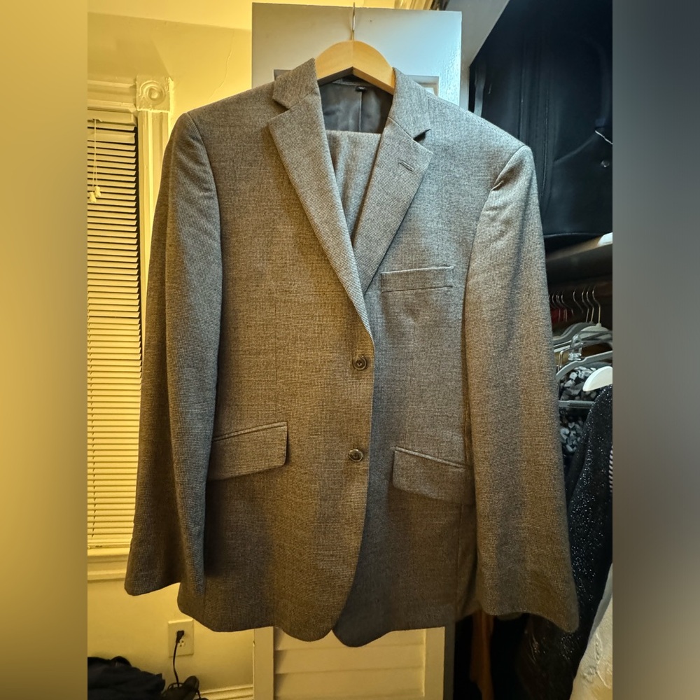 Brown 1905 Jos. A. Bank suit 38s / 32x30